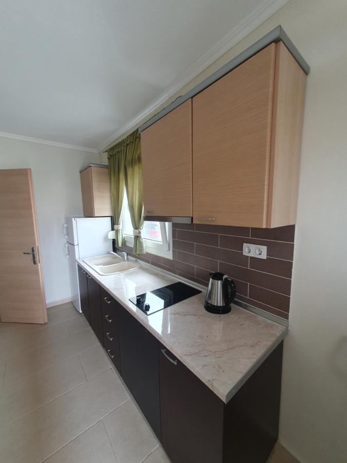 Golden Suites Ofrinion Bagian luar foto