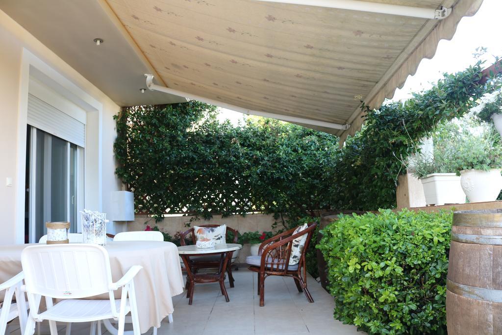 Golden Suites Ofrinion Bagian luar foto