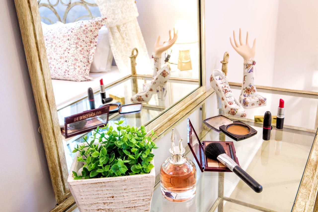 Golden Suites Ofrinion Bagian luar foto