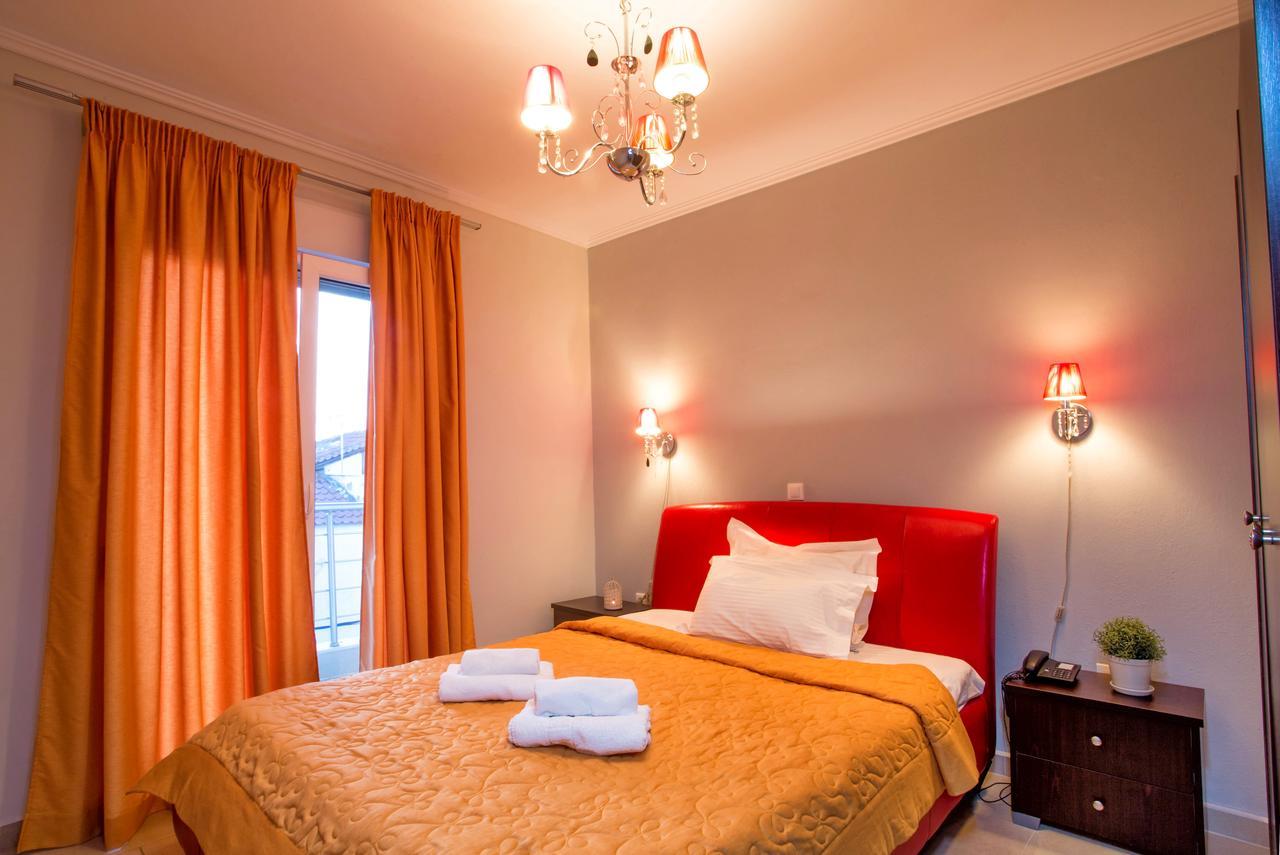 Golden Suites Ofrinion Bagian luar foto