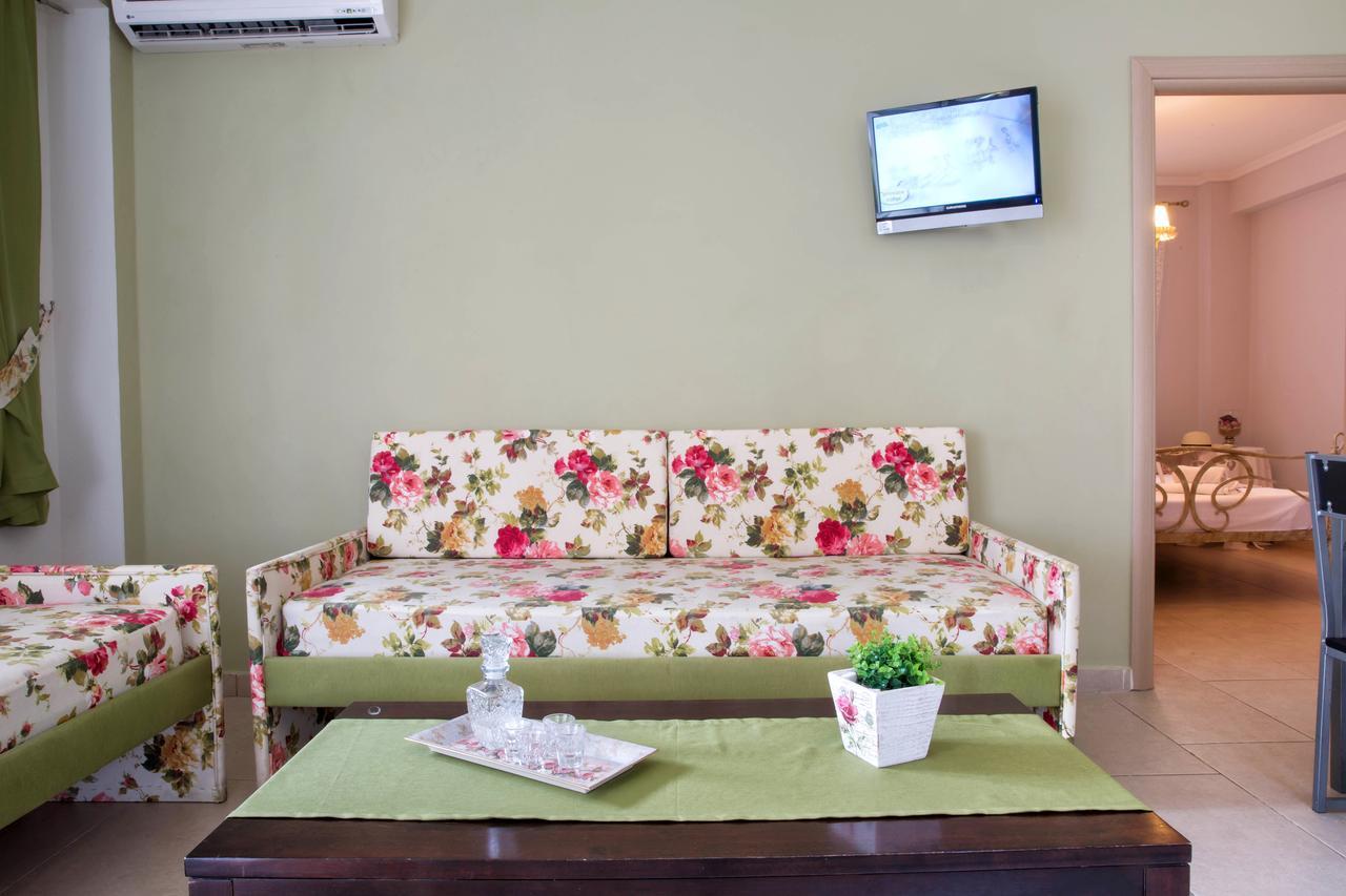 Golden Suites Ofrinion Bagian luar foto