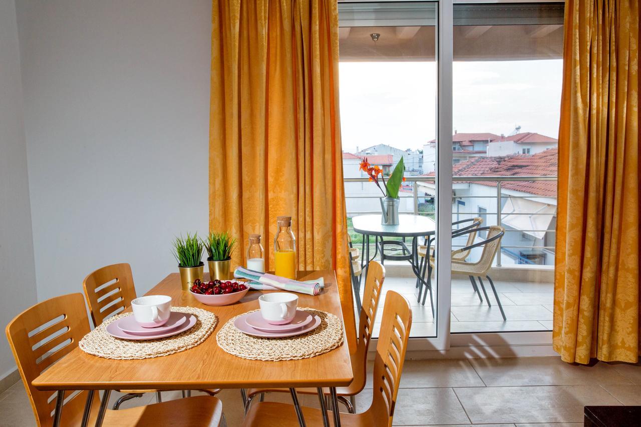 Golden Suites Ofrinion Bagian luar foto