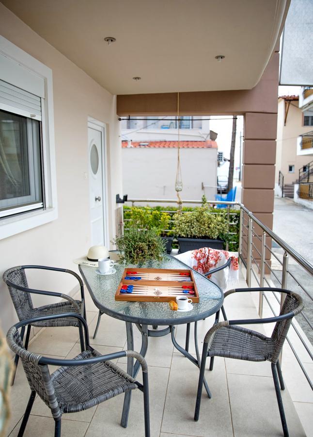 Golden Suites Ofrinion Bagian luar foto