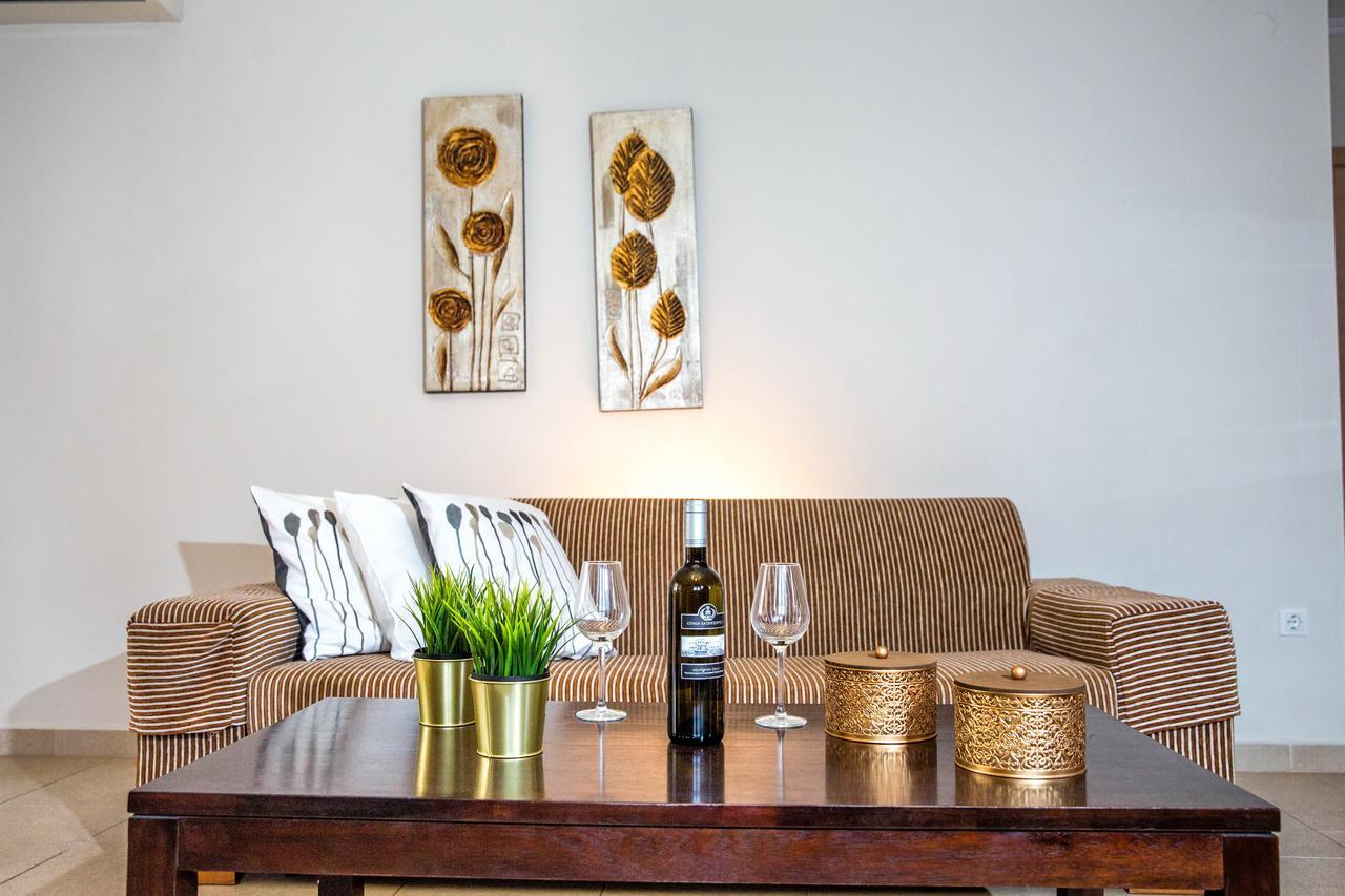 Golden Suites Ofrinion Bagian luar foto