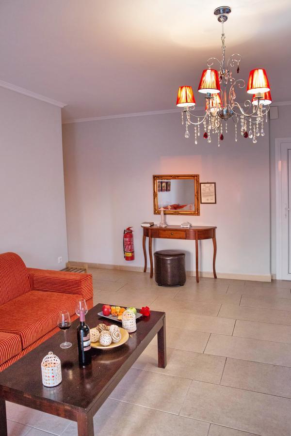 Golden Suites Ofrinion Bagian luar foto