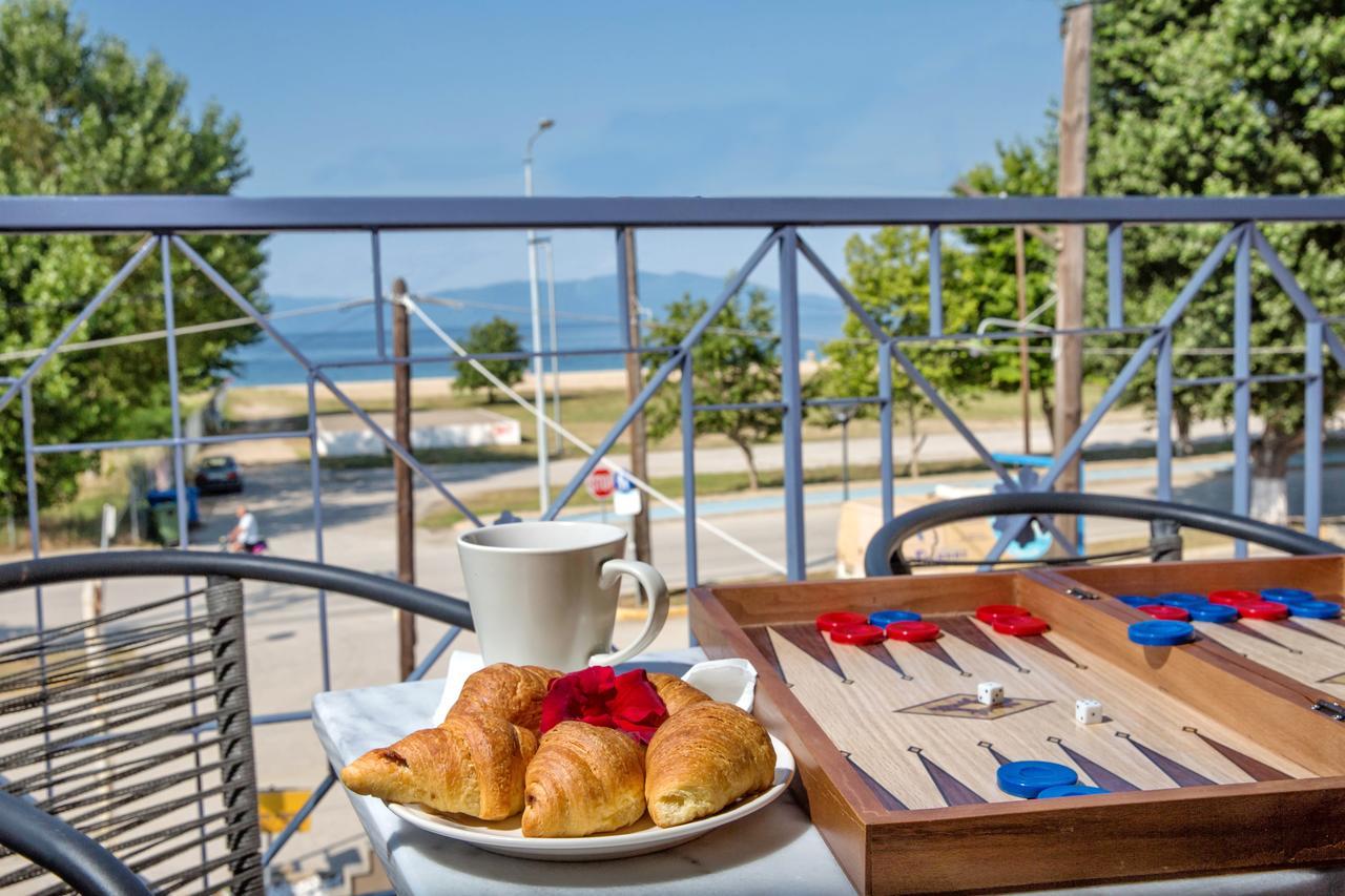 Golden Suites Ofrinion Bagian luar foto
