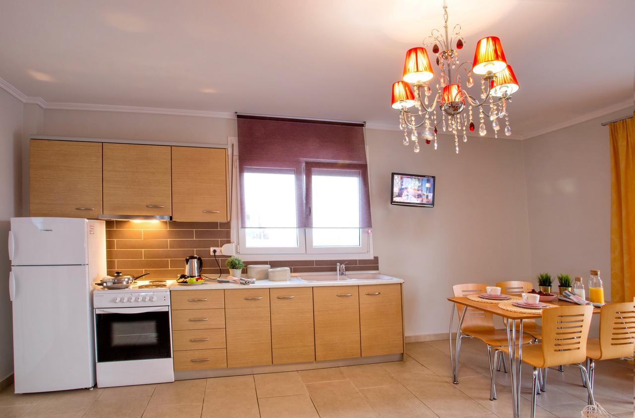 Golden Suites Ofrinion Bagian luar foto