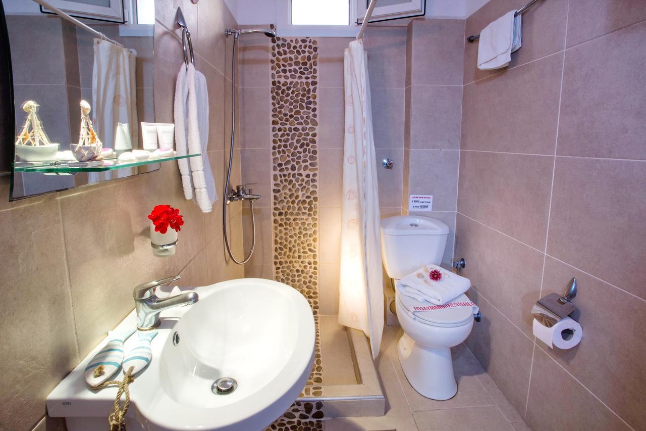 Golden Suites Ofrinion Bagian luar foto
