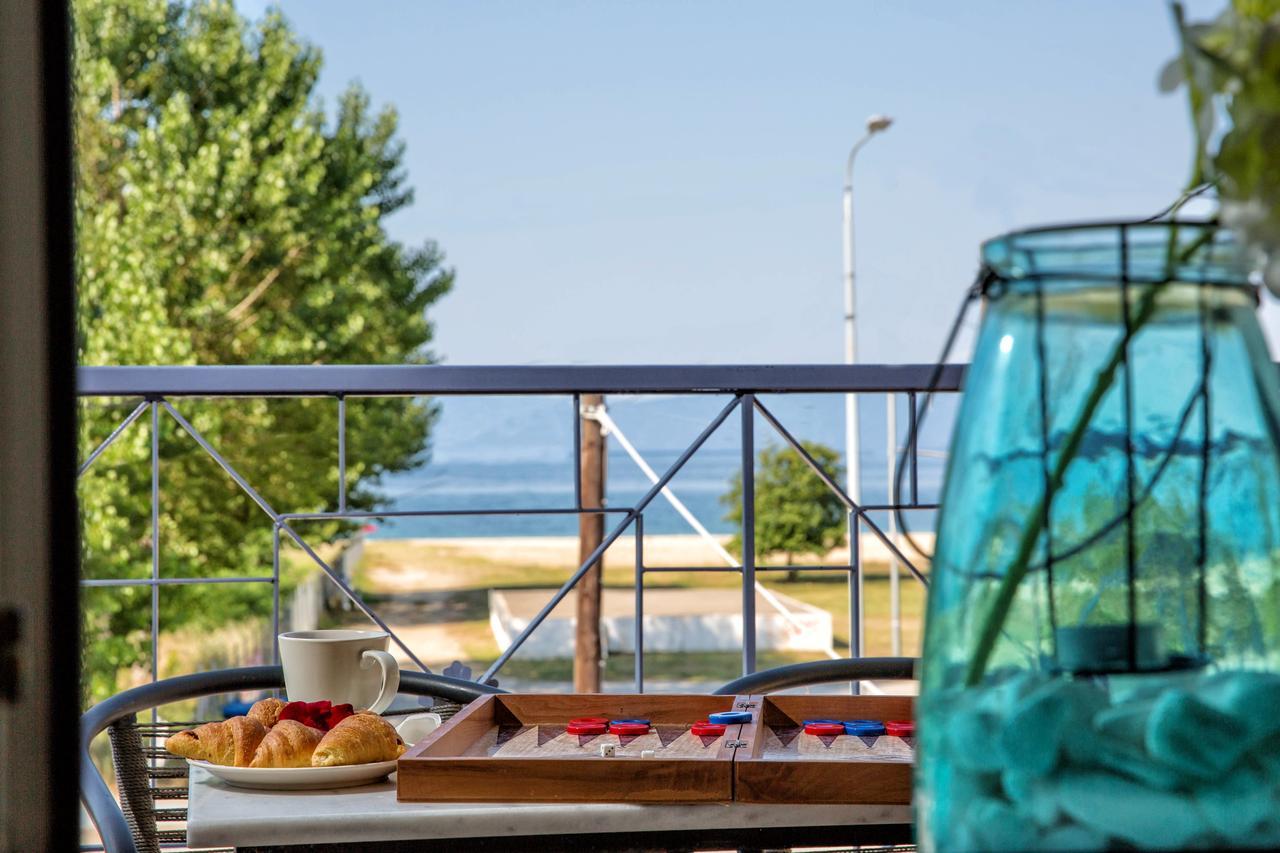 Golden Suites Ofrinion Bagian luar foto