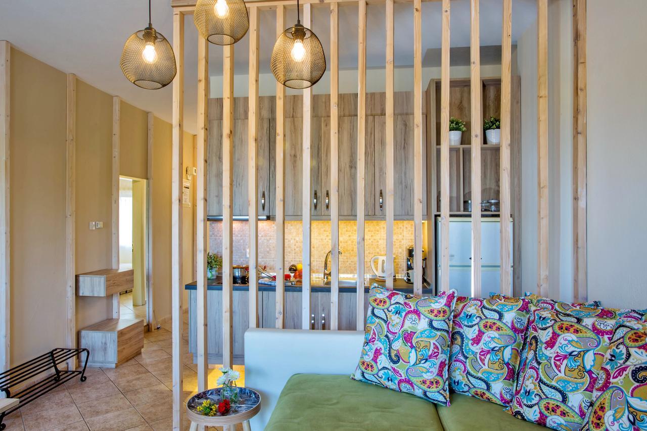 Golden Suites Ofrinion Bagian luar foto