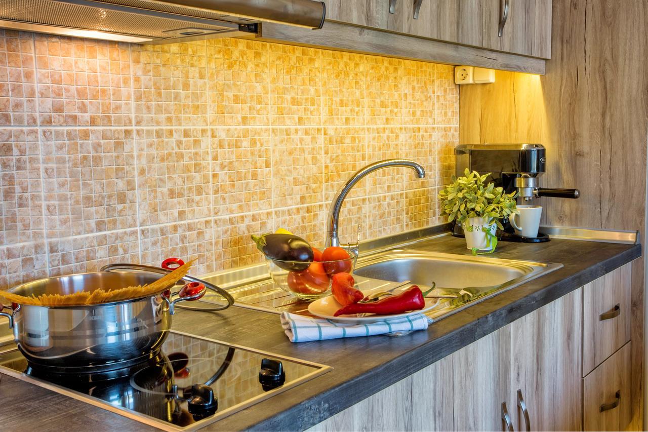 Golden Suites Ofrinion Bagian luar foto