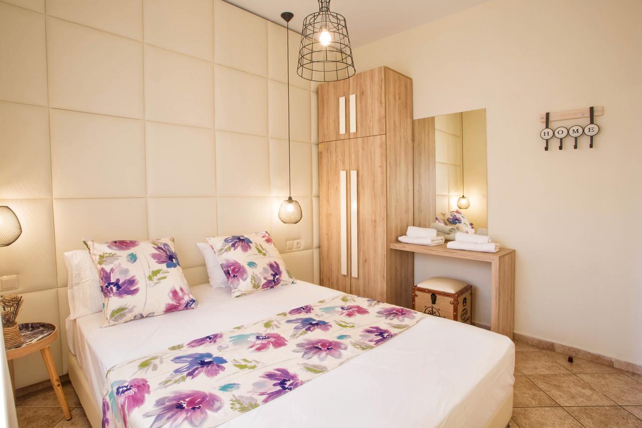 Golden Suites Ofrinion Bagian luar foto