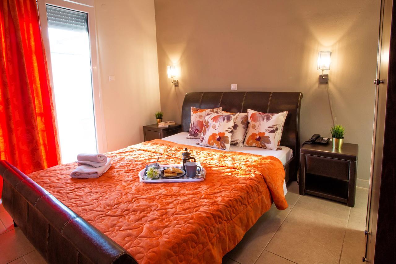 Golden Suites Ofrinion Bagian luar foto
