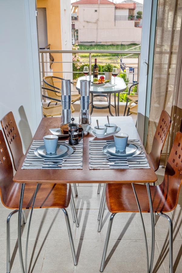 Golden Suites Ofrinion Bagian luar foto