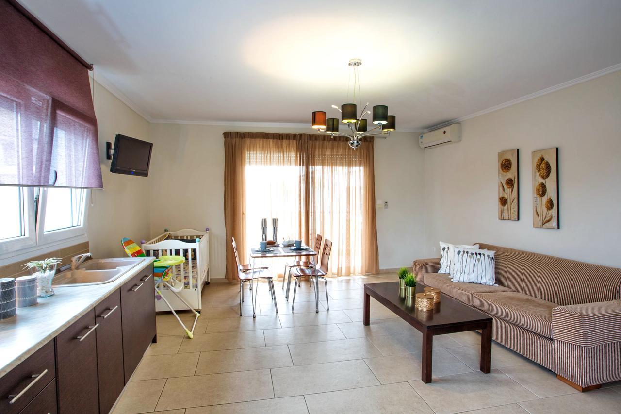 Golden Suites Ofrinion Bagian luar foto