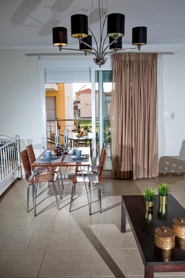 Golden Suites Ofrinion Bagian luar foto