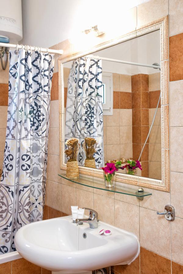 Golden Suites Ofrinion Bagian luar foto