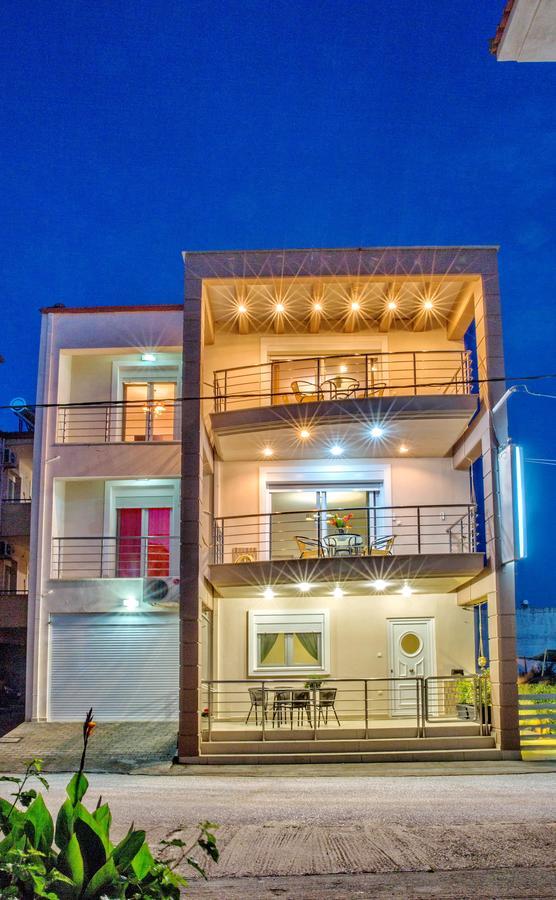 Golden Suites Ofrinion Bagian luar foto