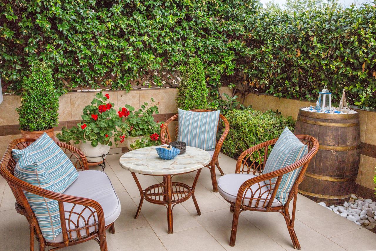 Golden Suites Ofrinion Bagian luar foto